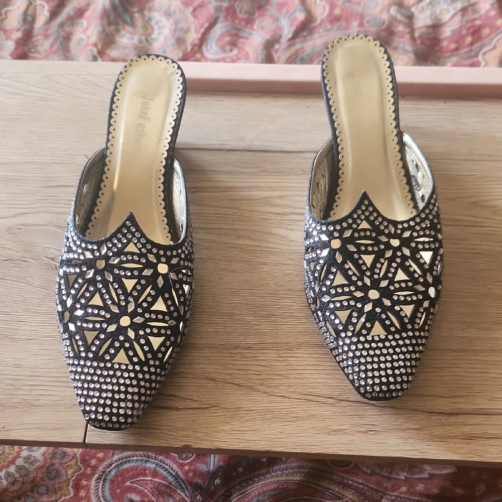 Elegant Black and Gold Women's Mules